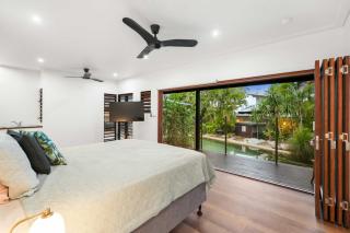 Trinity Beach Entertainer - Space and Privacy - 4