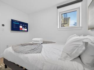 Spacious 2BR for 6 | Free Parking | Near BU & Harvard - 7