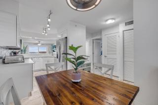 NEW listing! Direct Oceanfront 2-2 - Fully Updated - Heated Pool & Garage Parking - 5