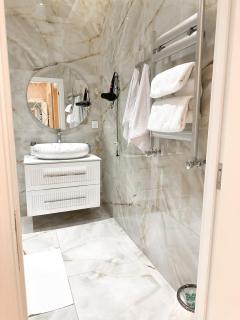 Luxury Sereniti - 65' Smart TV - Self Check-in - 7