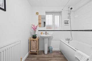 3 Bed Manchester Home Free Parking - 3