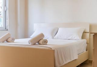 Bright Sunlit Apartment by PikHost - 3