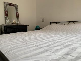 Stunning Two-Bedroom Apartment Fast Wi-Fi - 3