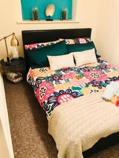 Cozy 1 Bedroom - 1