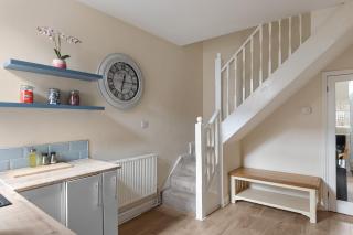 The Victoria - Quaint Victorian Home With Free Parking - 7