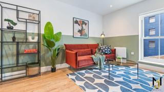 'Meridian Way' 2-Bed Premium Executive Apt F9 - 4