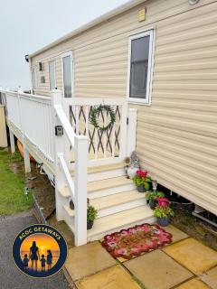 Preselli 5- Quay West Holiday Park, New Quay - 5