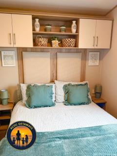 Preselli 5- Quay West Holiday Park, New Quay - 3