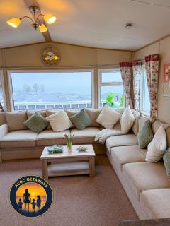 Preselli 5- Quay West Holiday Park, New Quay - 2