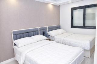 AeroStay Premium 3BR Apartment Near Cairo Airport - 1