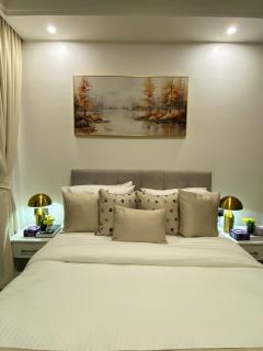 Luxury 2BR Executive Apartment, pool, Gym, fast WiFi - 9