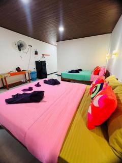 Mounts View Plaza - 8