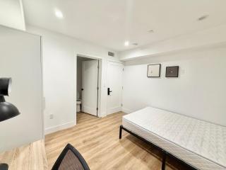 1620 Suite Private Bed & Bath - 4