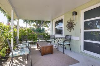 Sun-Drenched Sanctuary Near Las Olas & Beaches! - 9