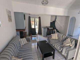 Dimitris Airport n Sea Retreat - 3