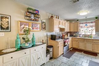 1 Mi to Gulf & Close to Casinos! Quiet Biloxi Home - 4