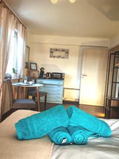 Gemütliches Zimmer mit eigenem Bad und Blick ins Grüne - 1