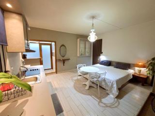 Charming Studio Near Pereybere Beach - 7