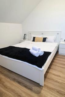 Esther Line Apartments-free private parking, self check-in - 7