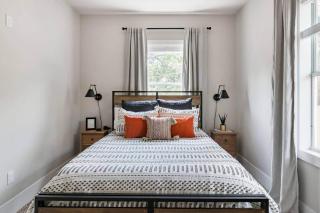 Stay on a Restored 1920 Residence So Close to - 7