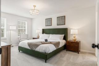 King’s Corner Retreat by StayLage - Saint Charles - 0