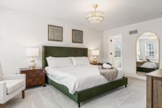 King’s Corner Retreat by StayLage - Saint Charles - 3