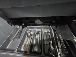 Tiny Home near Clark Airport 1BR, Loft and Netflix - 9