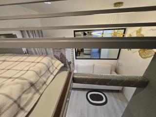 Tiny Home near Clark Airport 1BR, Loft and Netflix - 7