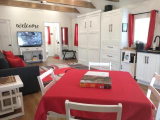 Garden Guest Cottage - 0