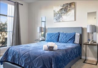 Luxury 2BR Apt by Grandscape - 3