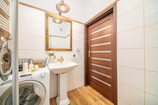 Emerald Crown Apartment - 7