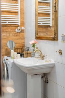 Emerald Crown Apartment - 3