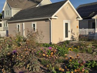 Garden Guest Cottage - 8