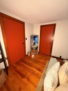 Beautiful Guest Cabin on Quiet Estate - 7