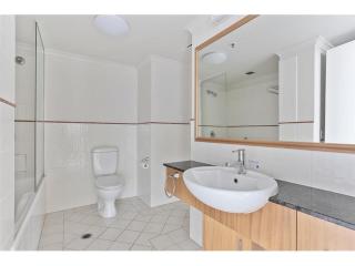 Inviting Brisbane Family 2BR | CBD | Pool & Gym - 5