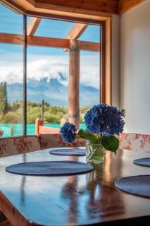 Cabañas Martina Bungalows 3 con vista a volcanes l Frente al Lago Llanquihue l Piscina temperada y tinaja TV y WiFi l Hasta 6 personas - 2