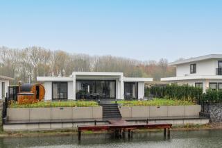 Bloem Nr. 511 | 8 Pers. Hottub & Sauna - 8