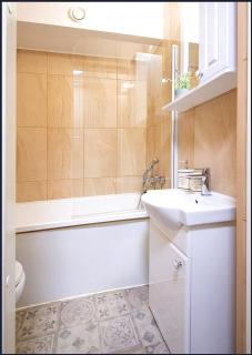 Cozy 2-Bedroom Apartment in The Heart of the City - 4