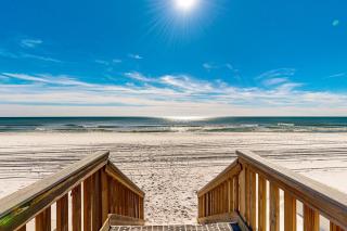 Third floor oceanfront condo with ocean view pool access and central AC - 7