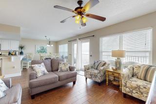 Third floor oceanfront condo with ocean view pool access and central AC - 5