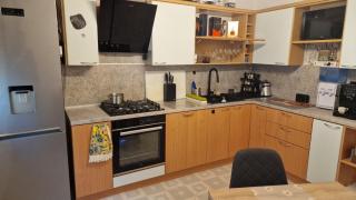 Stylish Apt, Free Parking, Near Center & Airport - 9