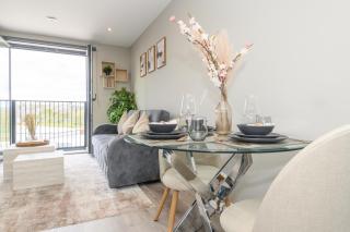 Premium Centre Retreat - Work & Relax - Pool Table - 1