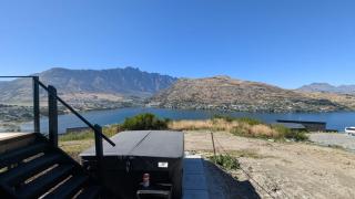 Elevated Queenstown Scenic Retreat | Spa - 8