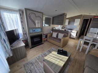 Poole Rockley Park Dorset Family Caravan - 2