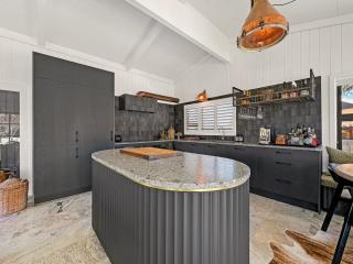 The One - Luxury Kinloch Home - 7