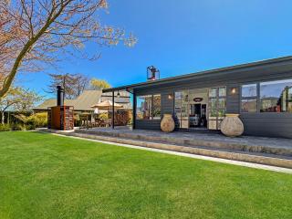 The One - Luxury Kinloch Home - 9