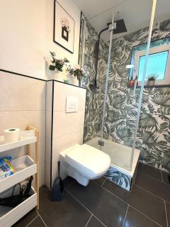 R&S-Homes-2025-Kitchen,Balcony,TV - 5