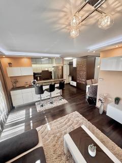 Local-Lux Premium Apartment- 2 Bedrooms Balcony Free Parking - 3