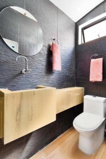 Provenza! Golden Jacuzzi - 5BR only 1 Block from lleras - 1