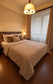 Republic Square In Hotel California - 8